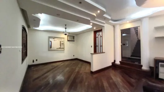 Casa com 3 Quartos à venda, 233m² no Centro, Nilópolis