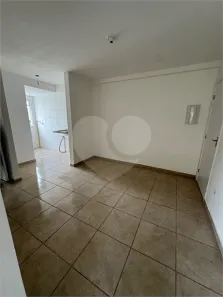 Apartamento com 2 Quartos para alugar, 43m² no Três Poços, Volta Redonda