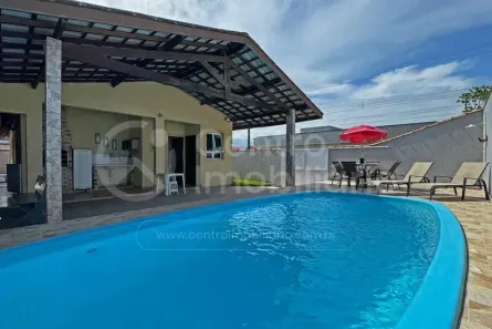 Casa de Condomínio com 3 Quartos à venda, 157m² no Jardim Sao Luis, Peruíbe