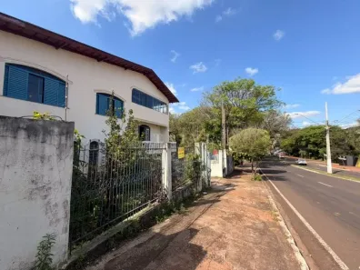 Casa com 5 Quartos para alugar, 300m² no Ipanema, Londrina