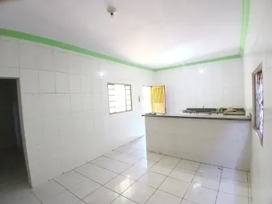 Casa com 3 Quartos para alugar, 150m² no Vila Santa Isabel, Anápolis