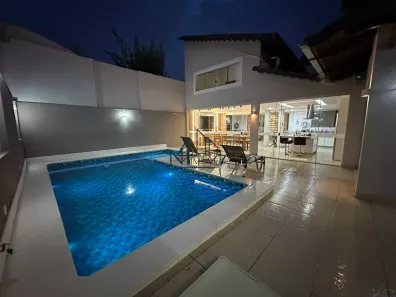 Casa com 4 Quartos à venda, 360m² no Parque das Laranjeiras, Goiânia