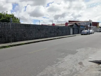 Casa com 5 Quartos para venda ou aluguel, 1100m² no Tauape, Fortaleza
