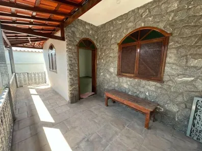 Casa com 3 Quartos para alugar, 180m² no Jardim Industrial, Contagem