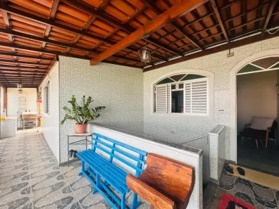 Casa com 8 Quartos à venda, 360m² no Vera Cruz, Contagem
