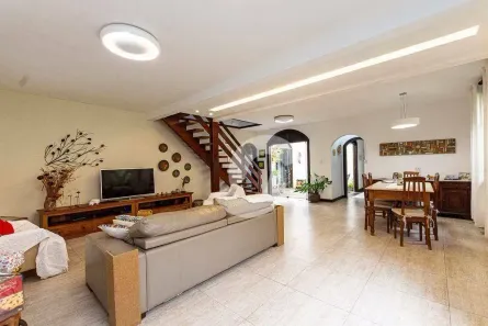 Casa com 5 Quartos à venda, 252m² no Maria Paula, Niterói