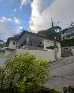 Casa com 5 Quartos para alugar, 330m² no Itacorubi, Florianópolis
