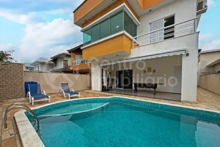 Casa de Condomínio com 5 Quartos à venda, 309m² no Jardim Tres Marias, Peruíbe