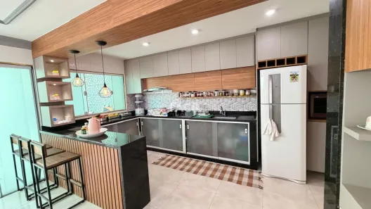 Casa com 3 Quartos para alugar, 150m² no Barcelona, Serra