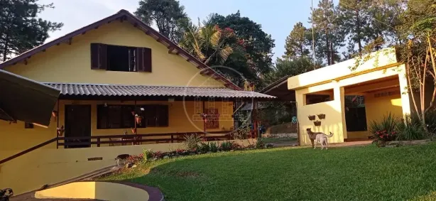 Fazenda/Sítio com 3 Quartos à venda, 385m² no Engenheiro Marsilac, São Paulo