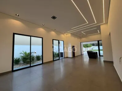 Casa de Condomínio com 3 Quartos à venda, 280m² no Jockey Park, Uberaba