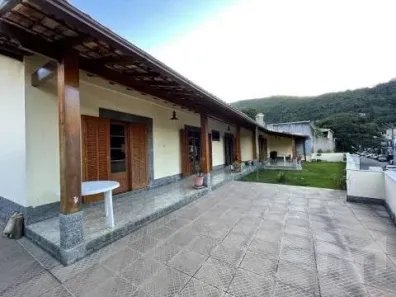 Casa com 4 Quartos à venda, 250m² no Nogueira, Petrópolis