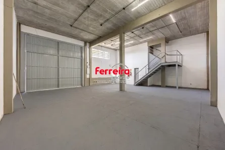 Galpão/Depósito/Armazém para alugar, 248m² no Santa Maria Goretti, Porto Alegre