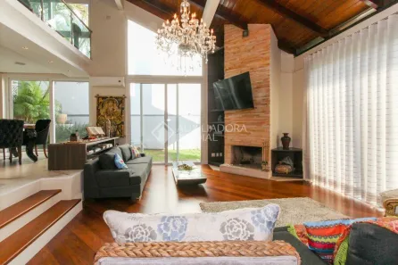 Casa com 3 Quartos à venda, 680m² no Chácara das Pedras, Porto Alegre