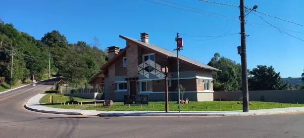 Casa com 2 Quartos à venda, 109m² no Carazal, Gramado