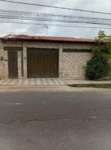 Casa com 4 Quartos à venda, 200m² no Saci, Teresina