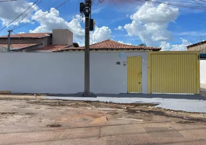 Casa com 4 Quartos para alugar, 111m² no Vila Planalto, Campo Grande