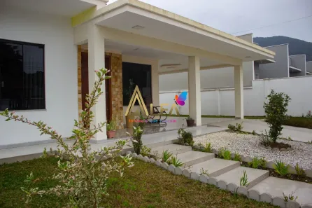 Casa com 6 Quartos à venda, 224m² no Gravatá, Penha