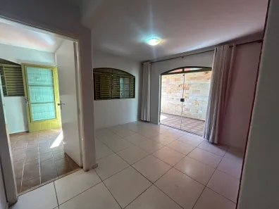 Casa com 3 Quartos à venda, 168m² no Parque das Laranjeiras, Goiânia