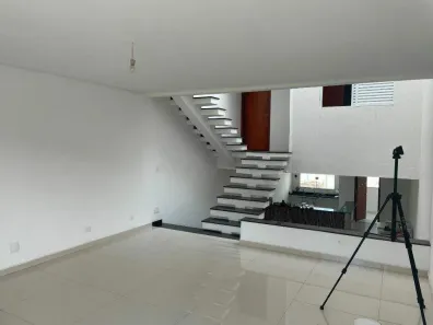 Sobrado com 4 Quartos à venda, 150m² no Vila Pinheirinho, Santo André
