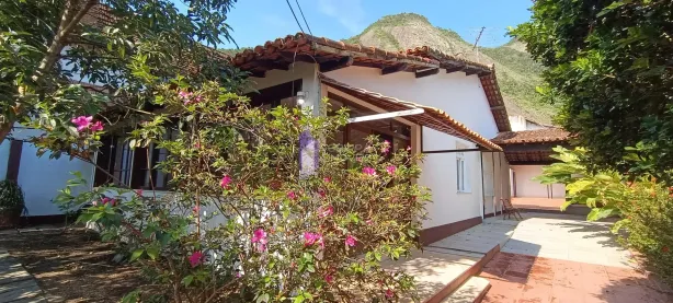 Casa com 3 Quartos para alugar, 180m² no Itacoatiara, Niterói