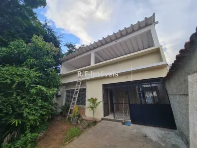 Casa com 3 Quartos à venda, 196m² no Vila Valqueire, Rio de Janeiro