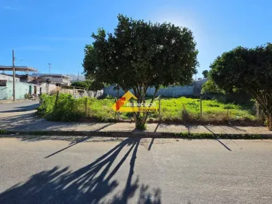 Lote/Terreno à venda, 330m² no Davanuze, Divinópolis