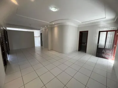 Casa com 3 Quartos à venda, 200m² no Barro Vermelho, Natal