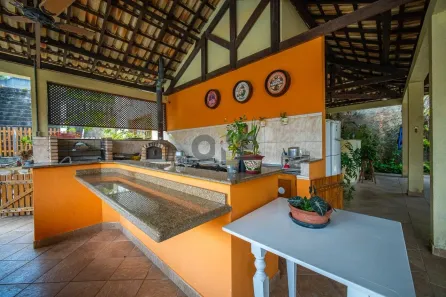 Casa com 4 Quartos à venda, 400m² no Chácara do Refúgio, Carapicuíba