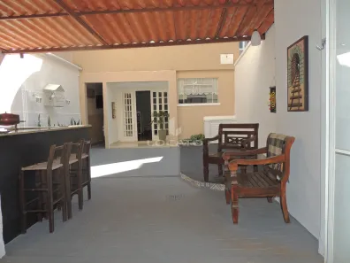 Casa com 6 Quartos à venda, 202m² no Centro, Juiz de Fora