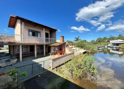 Casa com 3 Quartos à venda, 237m² no Costeira, Balneário Barra do Sul