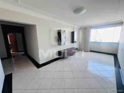 Apartamento com 3 Quartos para alugar, 200m² no Fundinho, Uberlândia