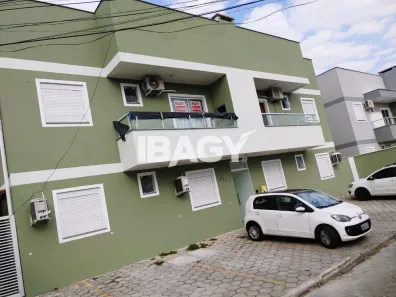Apartamento com 2 Quartos para alugar, 60m² no Morro das Pedras, Florianópolis
