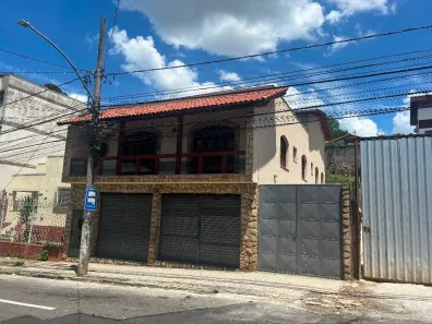 Casa com 3 Quartos à venda, 230m² no Bairu, Juiz de Fora