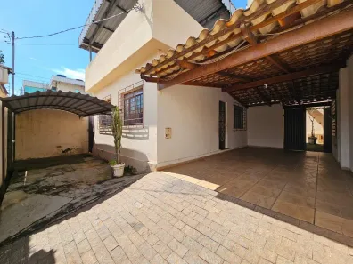 Apartamento com 3 Quartos para alugar, 189m² no Porto Velho, Divinópolis
