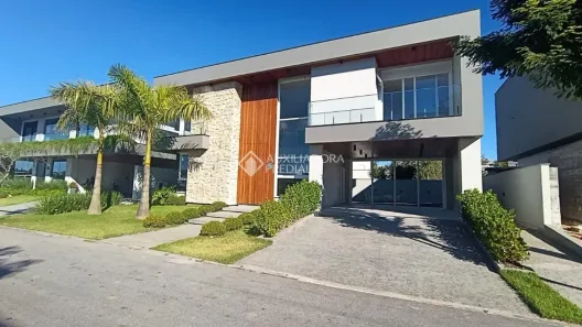 Casa de Condomínio com 3 Quartos à venda, 265m² no Pedra Branca, Palhoça