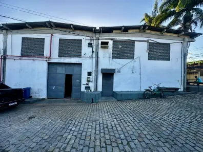 Galpão/Depósito/Armazém com 3 Quartos à venda, 300m² no Portão, Lauro de Freitas
