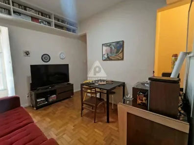 Apartamento com 2 Quartos à venda, 61m² no Leme, Rio de Janeiro