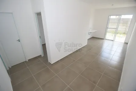Casa de Condomínio com 2 Quartos para alugar, 43m² no Três Vendas, Pelotas