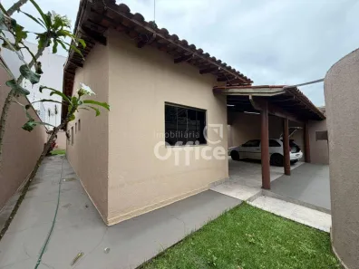 Casa com 3 Quartos à venda, 144m² no Parque Brasília, Anápolis