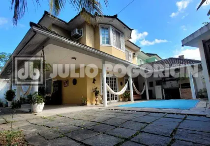 Casa de Condomínio com 3 Quartos à venda, 167m² no Vargem Pequena, Rio de Janeiro