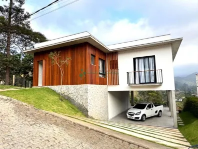 Casa de Condomínio com 3 Quartos à venda, 266m² no Vargem Grande, Teresópolis