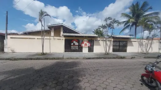 Casa com 4 Quartos à venda, 200m² no Jardim Brasil, Caraguatatuba