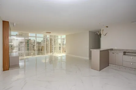 Apartamento com 4 Quartos para alugar, 125m² no Centro, Balneário Camboriú