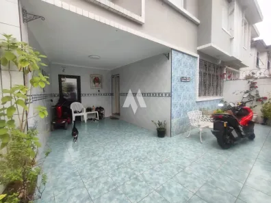 Sobrado com 3 Quartos à venda, 113m² no Encruzilhada, Santos
