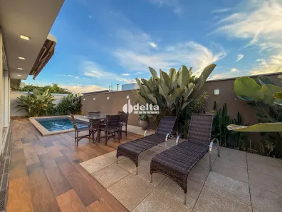 Casa de Condomínio com 3 Quartos à venda, 223m² no Granja Marileusa, Uberlândia