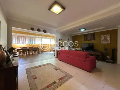 Apartamento com 3 Quartos à venda, 140m² no Fundinho, Uberlândia