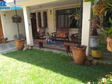 Casa com 5 Quartos para venda ou aluguel, 220m² no Jardim Primavera, Caraguatatuba