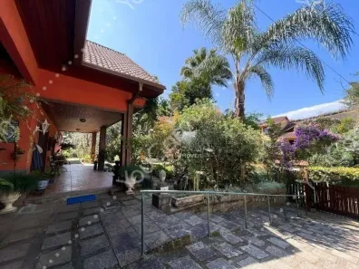 Casa com 3 Quartos à venda, 404m² no Albuquerque, Teresópolis
