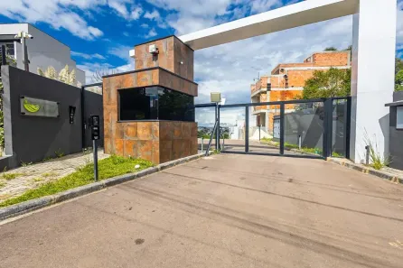 Sobrado com 3 Quartos à venda, 131m² no Santa Cândida, Curitiba